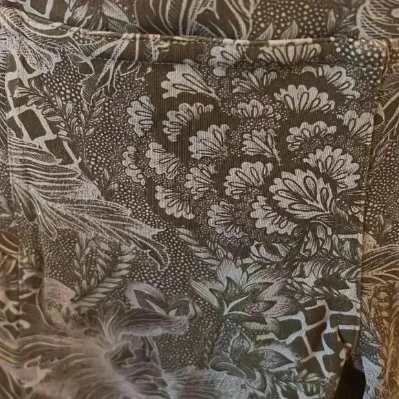 Lululemon Run On Tight (25")-Sz 6 - Picture 2 of 6